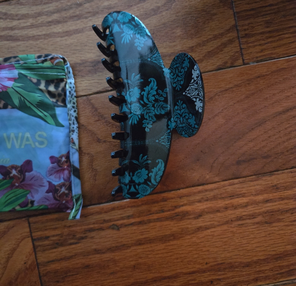 JOHNNY WAS HAIR CLIP & FOLDABLE TOTE - Picture 3 of 6